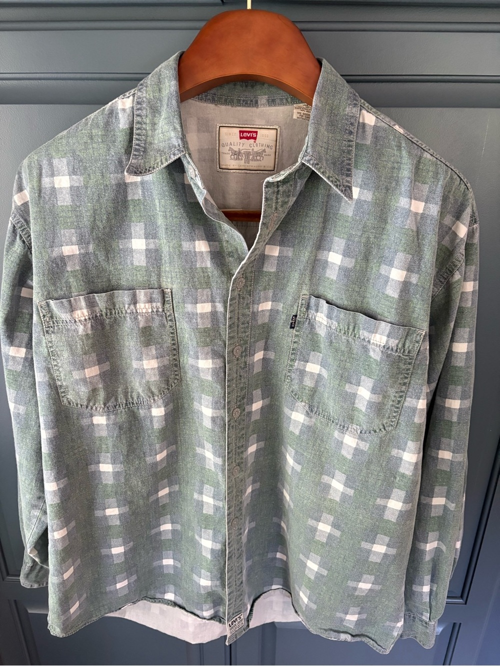 vintage Levi's button-down worker shirt distinctive green and white cris cross